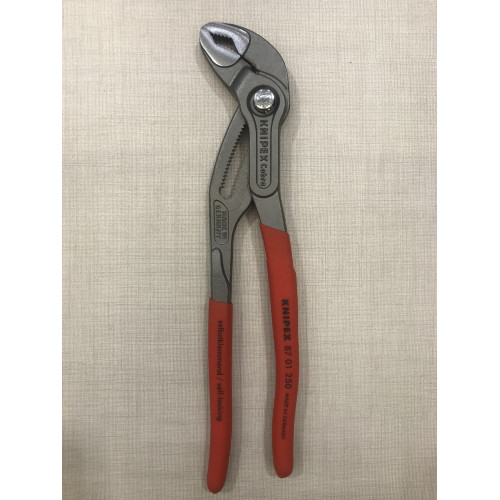 Клещи переставные 50мм (2") под ключ 46мм 1-к ручки KNIPEX COBRA